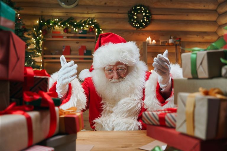 Zu Besuch beim Weihnachtsmann ©Ignatiev/istock